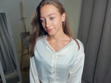 girl
        wave_of_happy_ cam image #2910242