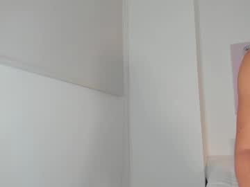 girl
        julianagreyx cam image #4717628