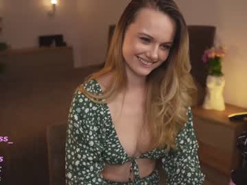 girl
        your_kat cam image #2956155