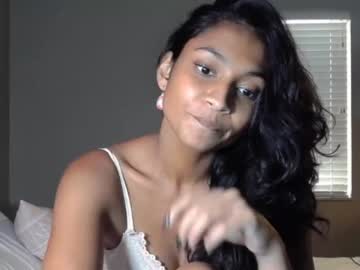 girl
        xzaramx cam image #52160