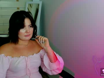 girl
        jennie_berry cam image #4776257