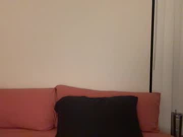 girl
        tinytittytia cam image #4712429