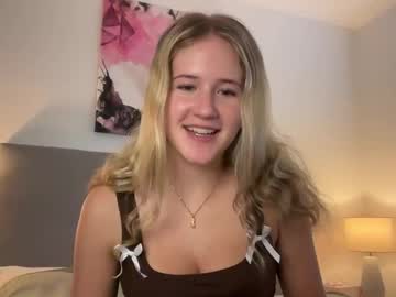 girl
        itsssosierra cam image #5075678
