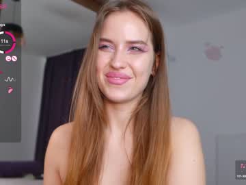 girl
        fazeyj cam image #4188267