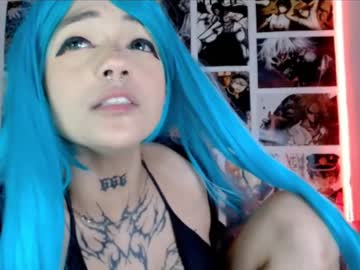 girl
        ravenseven7 cam image #4697420