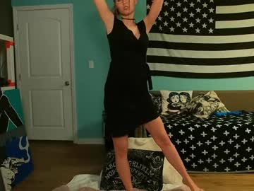 girl
        anabelleleigh cam image #6137798