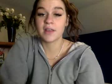 girl
        basicbrunette cam image #2774558