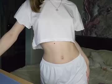 girl
        lowress cam image #6309666