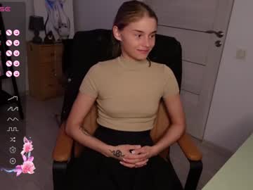 girl
        abby_laker cam image #4867589