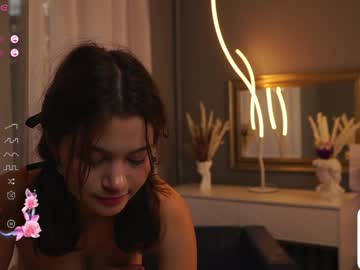 girl
        huba_booba cam image #4966011