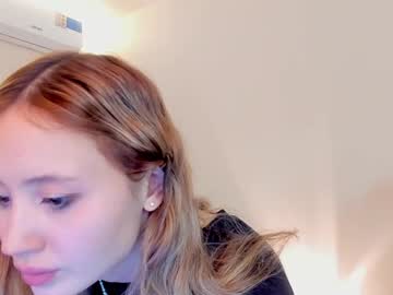 girl
        atmospherra cam image #5954233