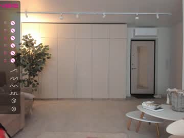 girl
        oki_dokie cam image #1855943