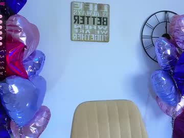 girl
        elizabeth__gray cam image #1720444