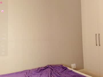 girl
        tracyki cam image #3599793