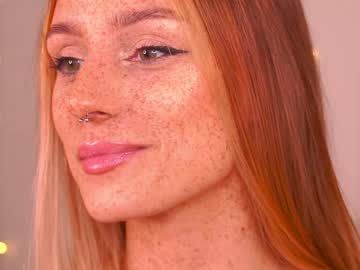 girl
        artease cam image #368821
