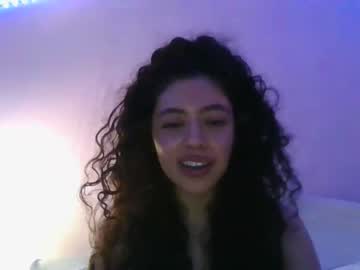 girl
        savinajade cam image #473874