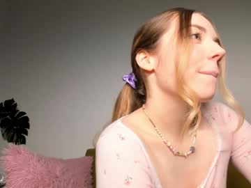 girl
        thisisamelia cam image #5950906