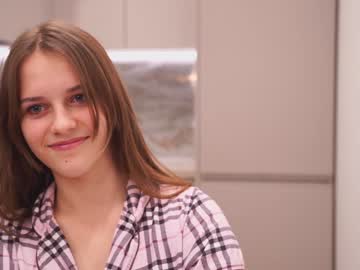 girl
        dream_beam cam image #5870874