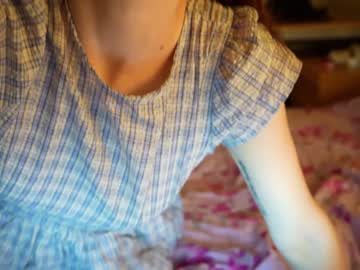 girl
        ellaa91 cam image #197340
