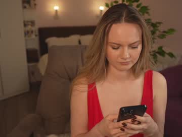 girl
        your_kat cam image #5548455