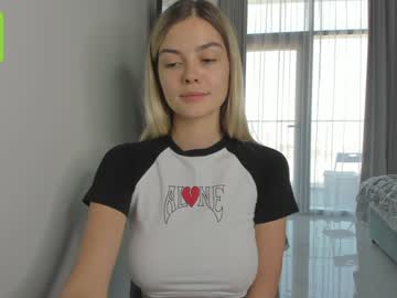 girl
        coy_t66nager cam image #1028977