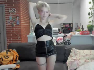 girl
        mia_gothh cam image #4434358