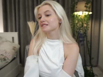 girl
        esmehathorne cam image #4911372