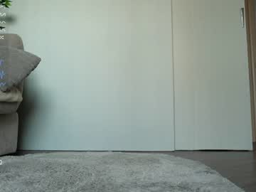 girl
        ronny_ponny cam image #2277381