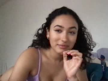 girl
        aspenn777 cam image #3396022