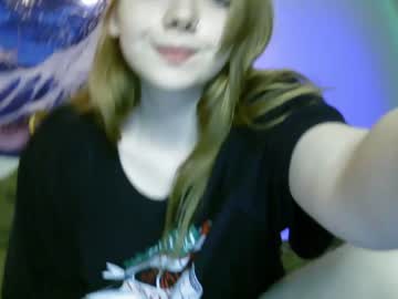 girl
        lillygoodgirl cam image #1887882