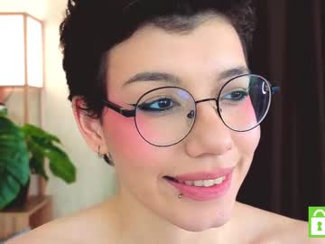 girl
        riskyteasse cam image #6510371