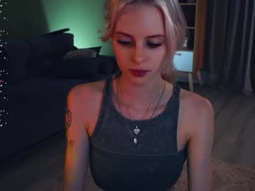 girl
        audreycarvin cam image #4932293