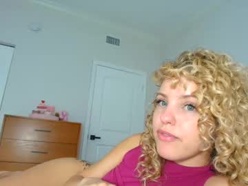 girl
        theislandgirl cam image #5931292