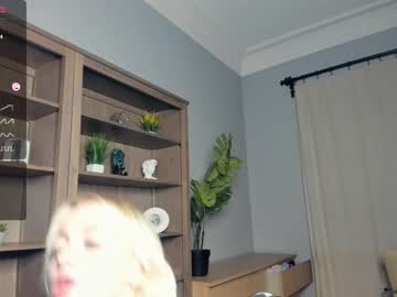 girl
        goldest_soul cam image #2332099