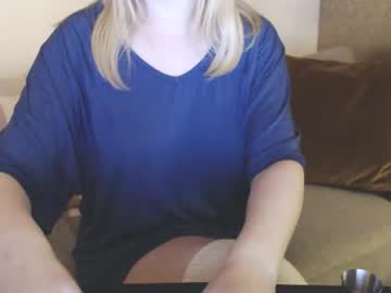 girl
        kittie cam image #823809