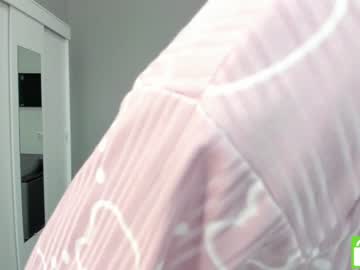 girl
        reilbell cam image #1108836