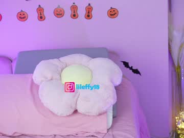 girl
        little_effy18_ cam image #5364001