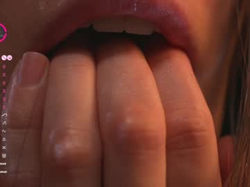 girl
        lucie_beltran cam image #6779120