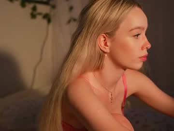 girl
        mother__of__dragons cam image #4107159