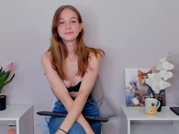 girl
        alyssabrewer cam image #1954029