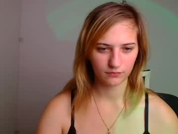 girl
        molly_lyyy cam image #5299643