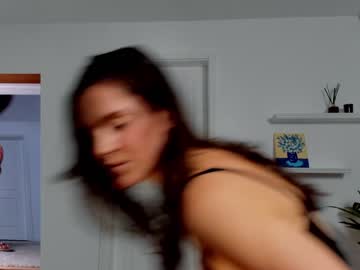 girl
        legswattitude cam image #3177061