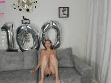 girl
        lynnatlee cam image #4701450
