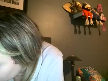 girl
        freakyfay18 cam image #5422735