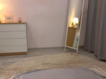 girl
        wanda_robinson cam image #4910354