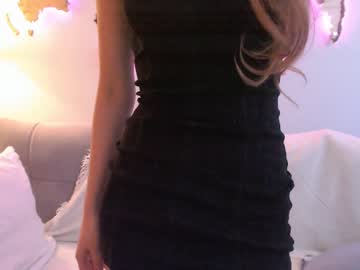 girl
        muffinllover cam image #1545763