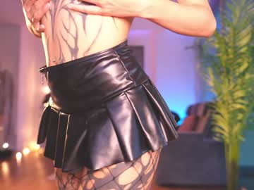girl
        goth_dolll cam image #6361935