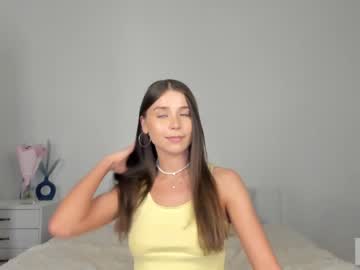 girl
        violetta_finch cam image #4196811