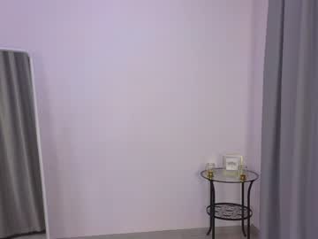 girl
        wanda_robinson cam image #1680090