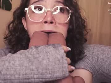 girl
        chery_lady22 cam image #1781722